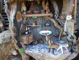 Picture found at cauldroncraftminiatures.blogspot.com